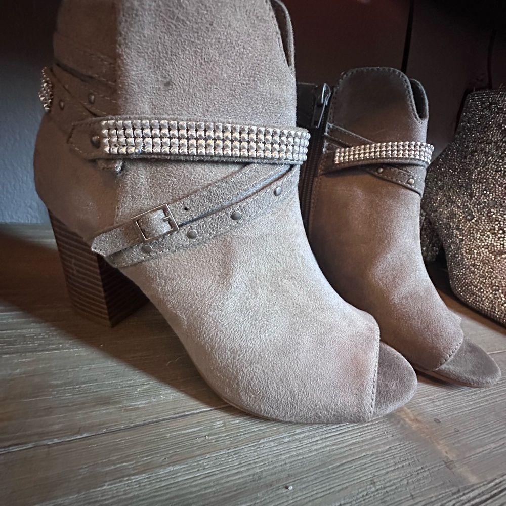 Ankle boots size 6 new boots never worn